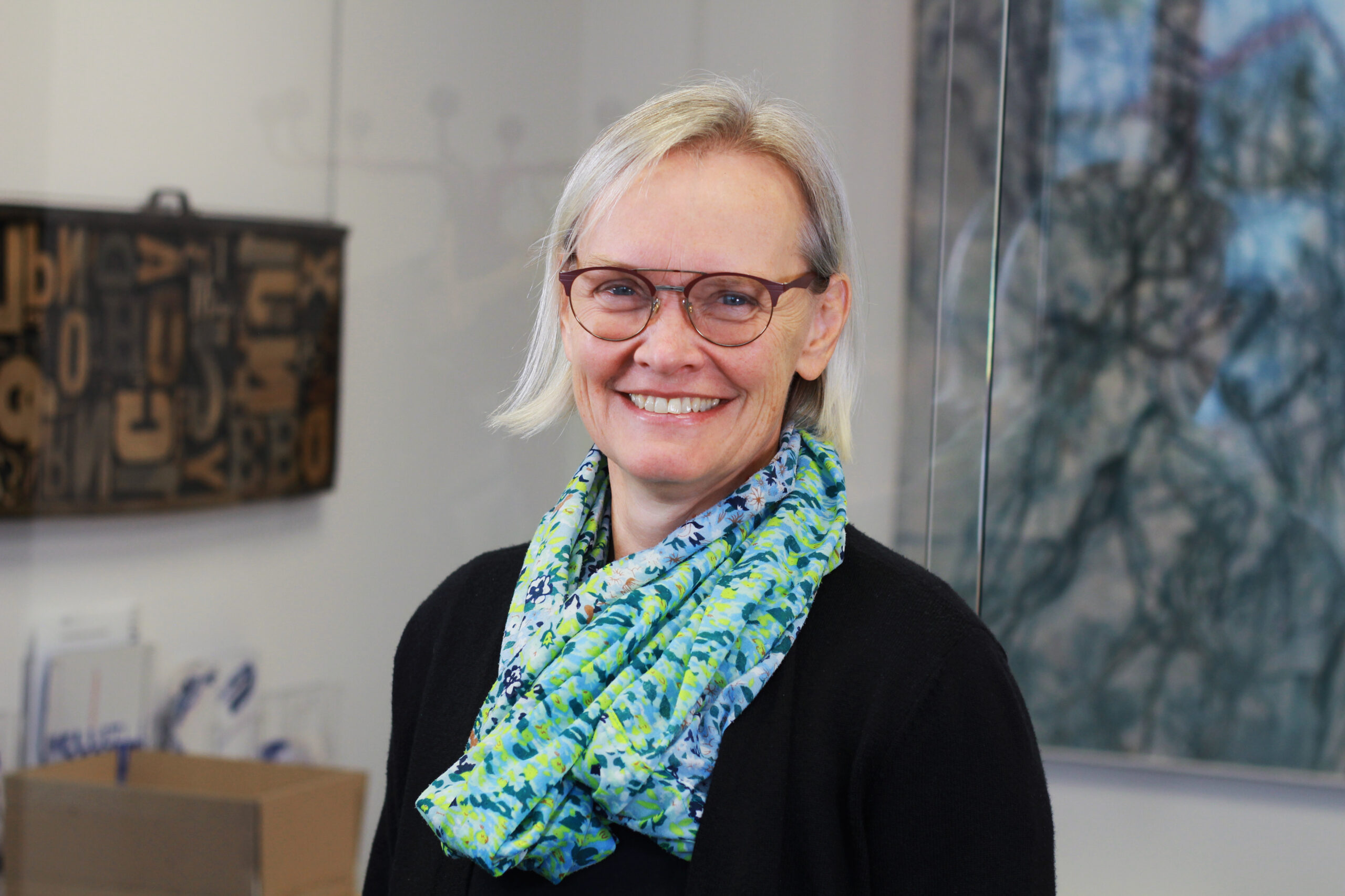 Portrait-Bild von Mitarbeiterin Annette Schütze